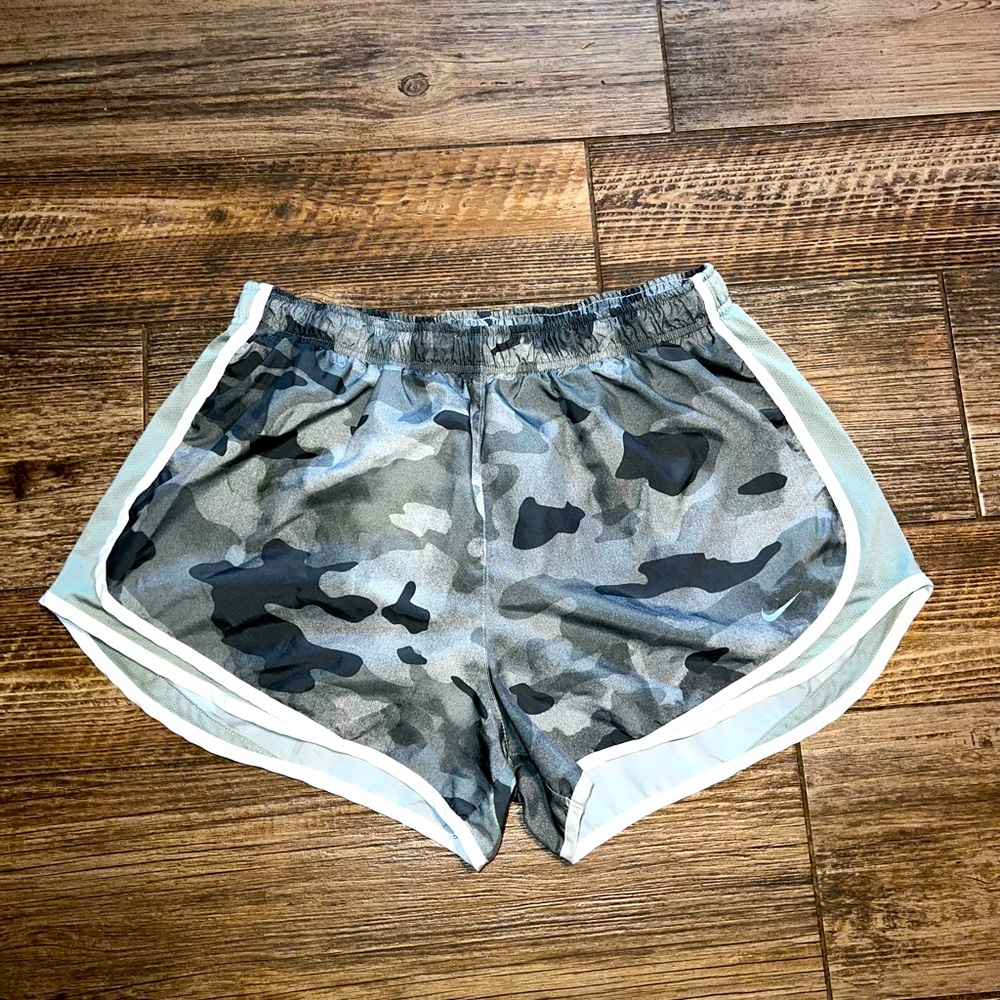 Size XL nike shorts